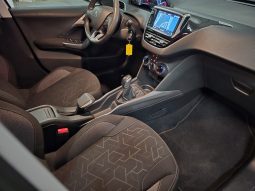 
										Peugeot 2008 1,2 VTi, Style, Servisna, Prvi vl., Top stanje, Jamstvo! full									