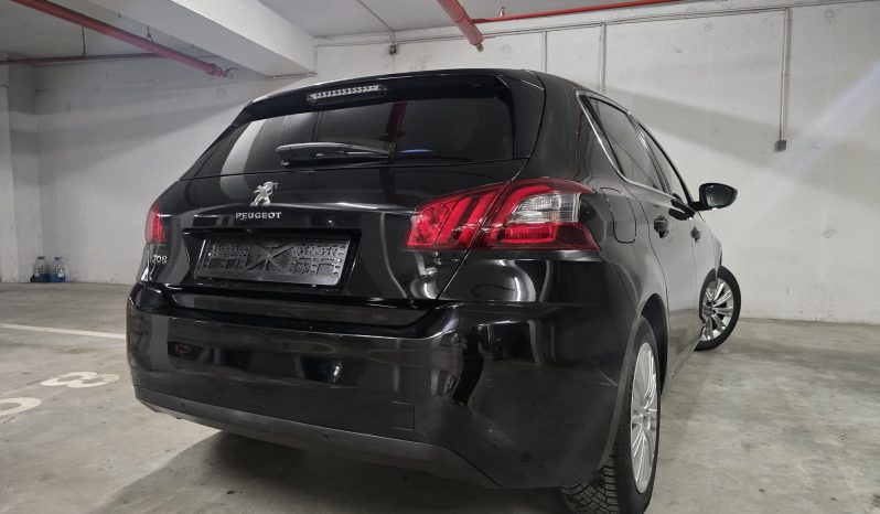 
								Peugeot 308 1,2 e-THP Allure 130 KS, Prvi vl., Servisna, Jamstvo! full									