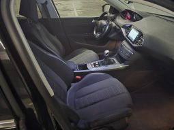 
										Peugeot 308 1,2 e-THP Allure 130 KS, Prvi vl., Servisna, Jamstvo! full									