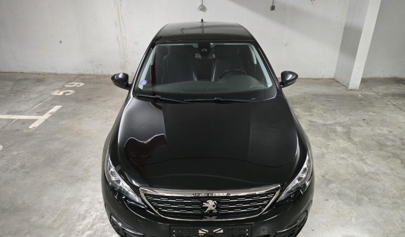 
								Peugeot 308 1,2 e-THP Allure 130 KS, Prvi vl., Servisna, Jamstvo! full									