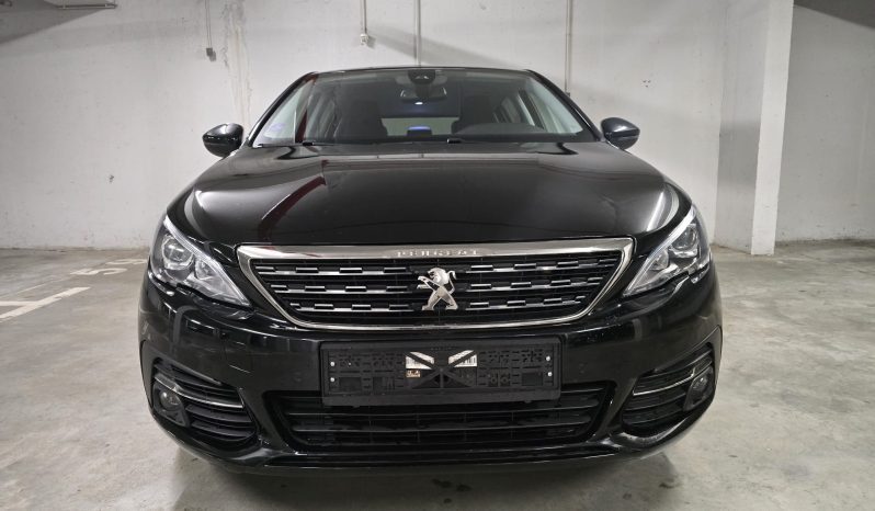 
								Peugeot 308 1,2 e-THP Allure 130 KS, Prvi vl., Servisna, Jamstvo! full									